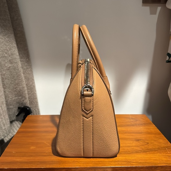 Givenchy Mini Antigona Bag - Picture 4 of 11
